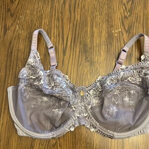 Beautiful Crème Bralee lilac lace jewel adorned bra. Women’s 40D